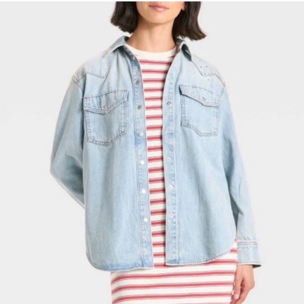 Universal Thread Light Blue Button Down Shirt